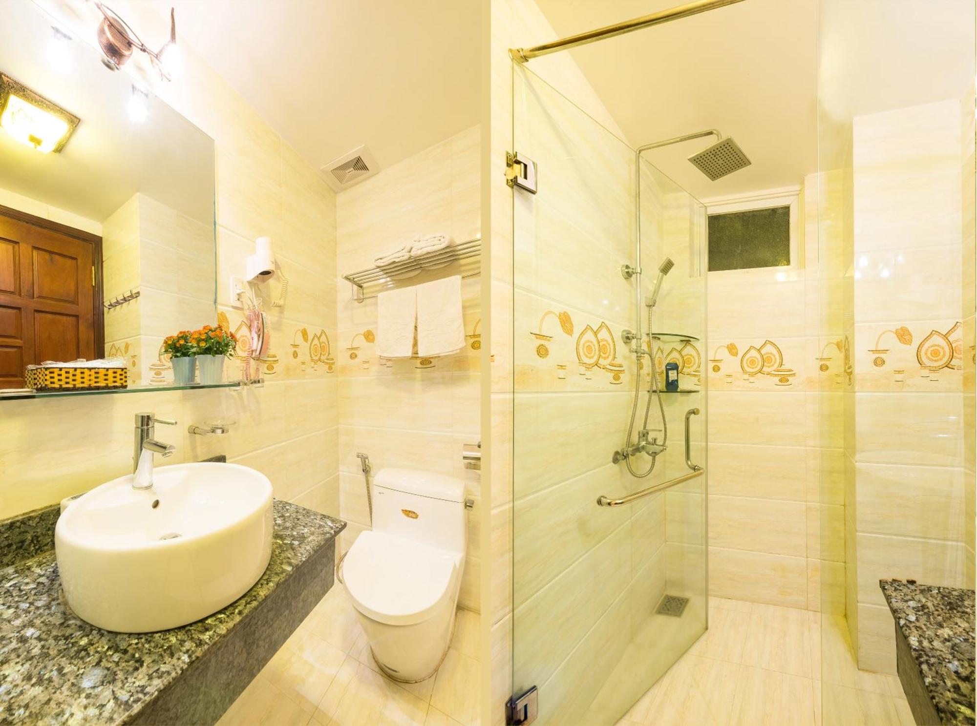 Khách sạn Dai Long 2*