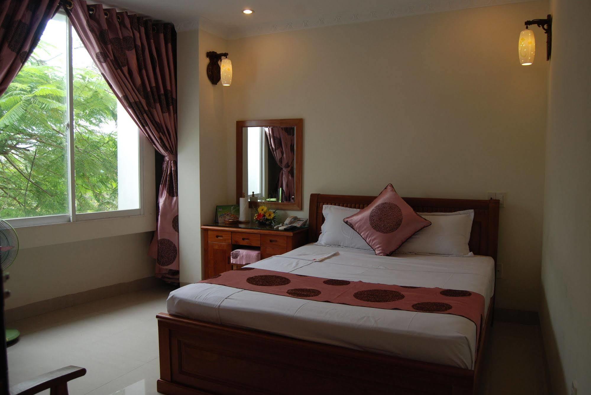 Khách sạn Dai Long 2*